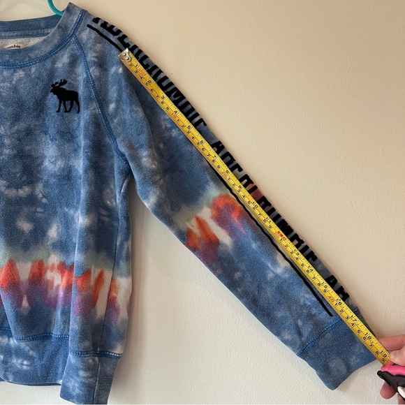 Abercrombie Kids Tie Dye Crewneck Sweatshirt Size 7/8 Blue Logo Pullover Cozy - Picture 9 of 12